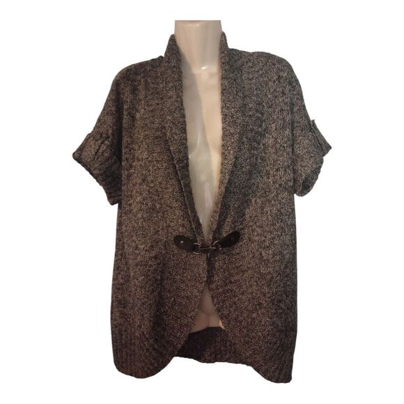 Dress Barn short sleeve sweater with  clasp closure in front and button accents - Picture 1 of 7